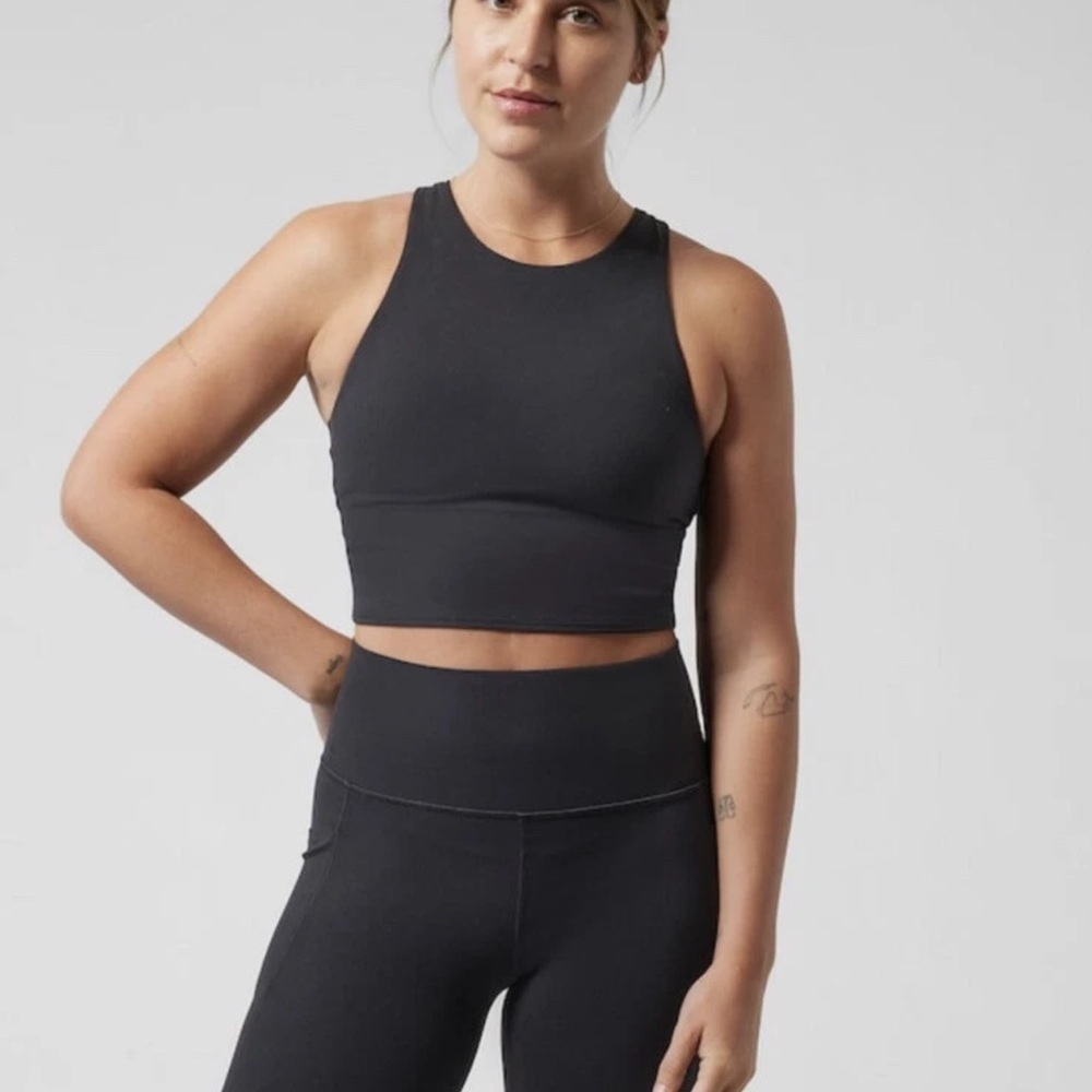 ATHLETA Conscious Crop Top‎ M Powervita A-C Cup Black Sport Bra Tank